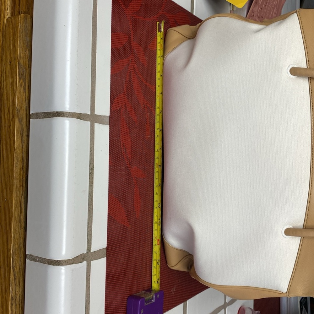 Gucci Handbag - Picture 11 of 14